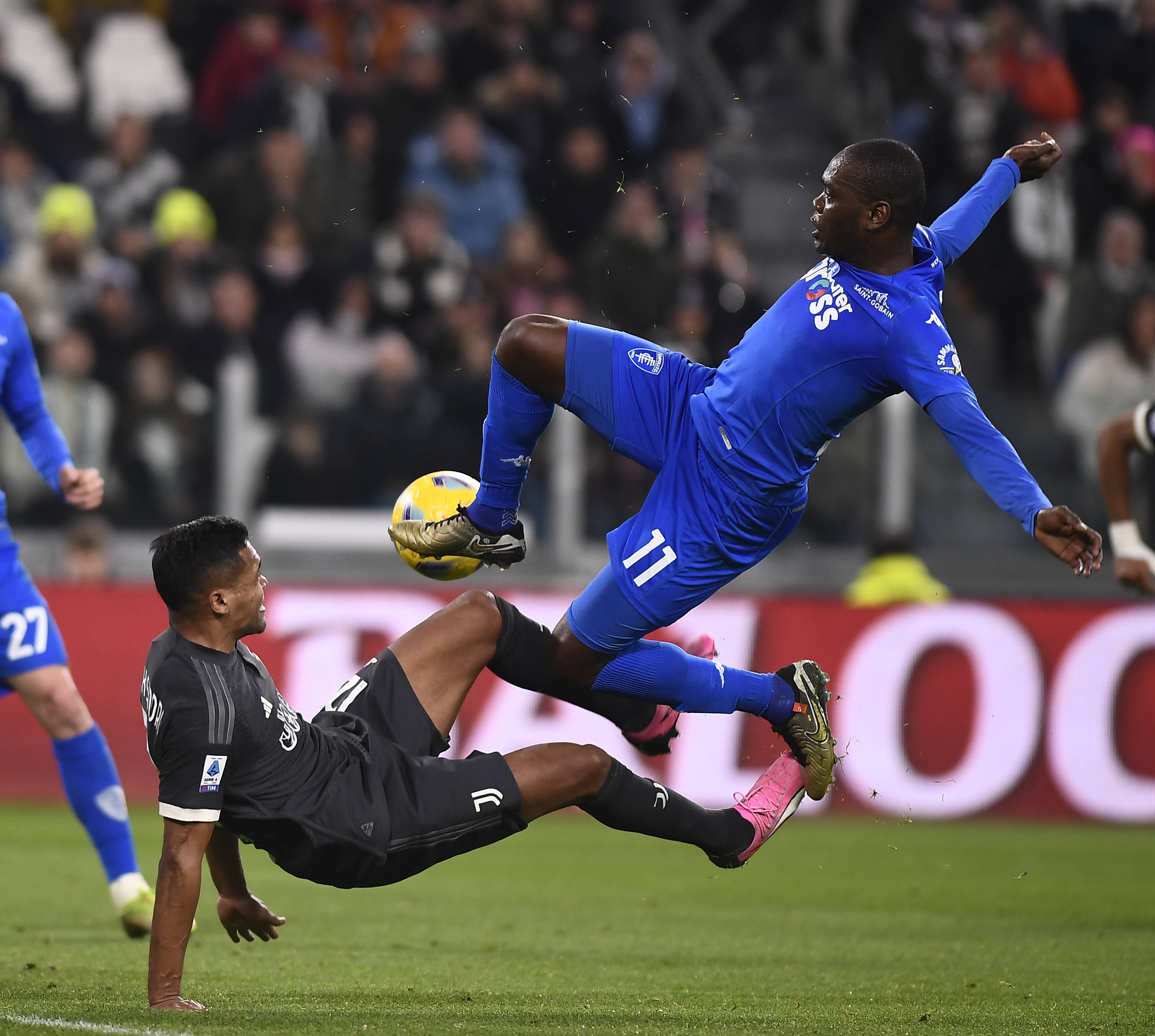 MK体育下载-意甲清晨再迎强敌；俄克拉荷马雷霆状态回暖；主帅态度——赛场秩序良好；团队化学反应显著(意甲穆里尼奥)